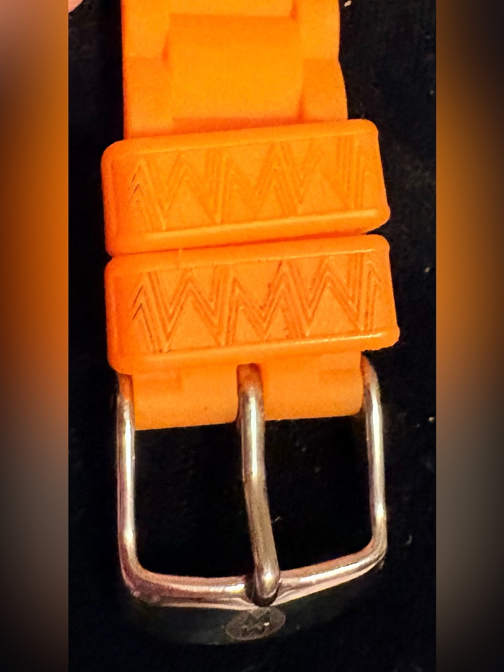 MICHELE TAHITIAN Orange Silicone
MWW 12D000005 JB 32038 5 ATM Watch - Picture 3 of 7